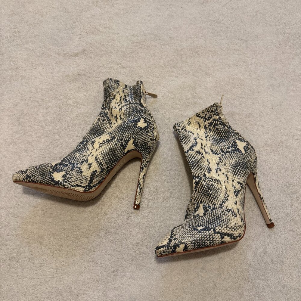 Snakeskin Stiletto Ankle Booties - Size 7 🐍